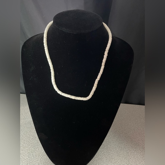 White Puka Shell Necklace - Picture 1 of 5